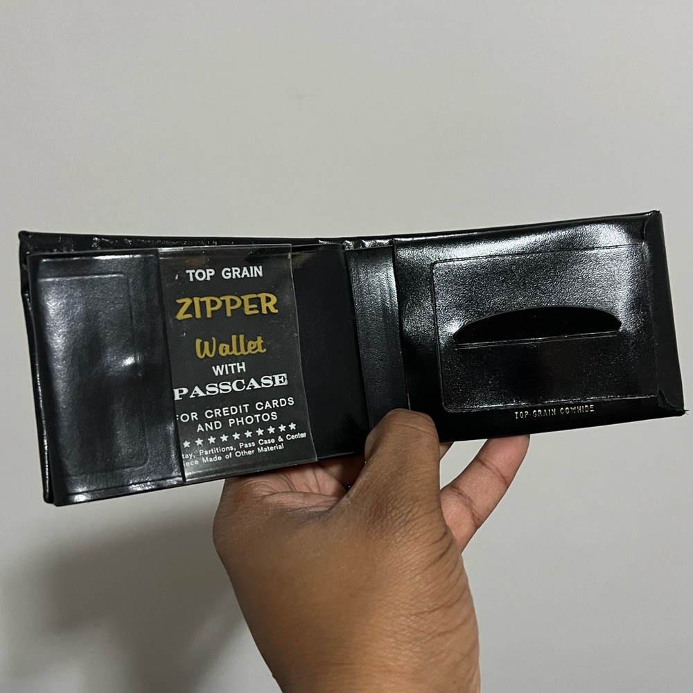 Deadstock Rare Vintage 70s Top Grain Zipper Wallet